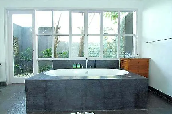 فندق The Radian 4*