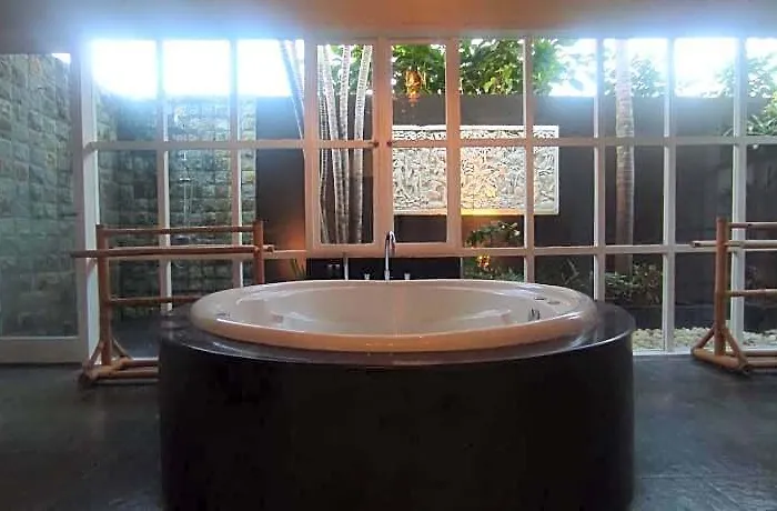 The Radian بالي